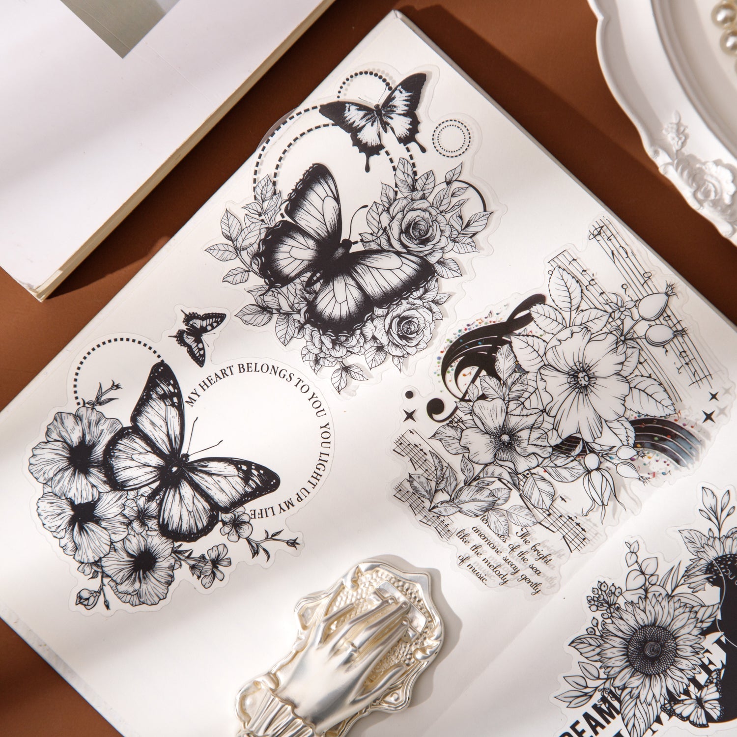 [2602-002] Large Black and White Floral PET Collage Stickers 6 Styles